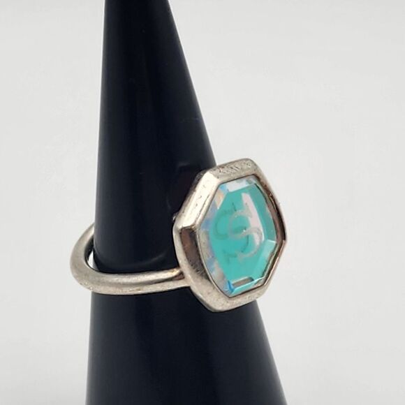 Kendra Scott Davis Silver Tone Irridescent S Engraved Glass Ring (5) - Picture 3 of 8